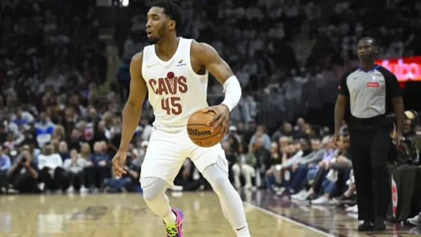 NBA Free Agency: Donovan Mitchell set to sign three-year extension with the Cavs.