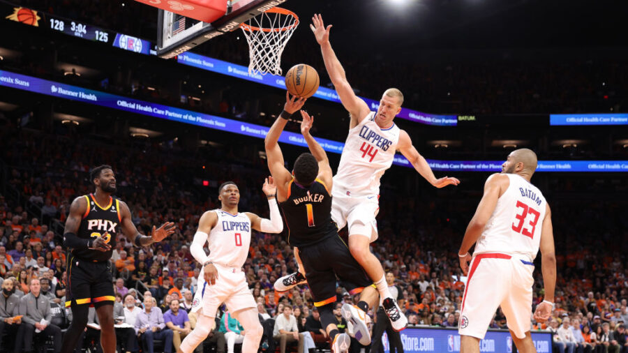 **DONE DEAL: Phoenix Suns Officially Sign Clippers' Veteran Center Mason Plumlee to One-Year Deal... READ MORE**