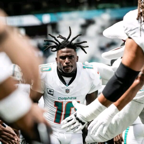 “Reports:Dolphins Boost 2024 Cap Space with Tyreek Hill Restructure, But Face 2025 Cap Strain…Read more “