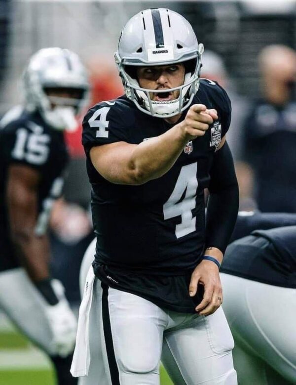 “REVEALED:QB Derek Carr Explained His Frustration After Seeing Sideline…Read more”