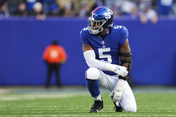 INJURY NEWS: Kayvon Thibodeaux of the Giants suffers a shoulder injury before a pivotal Browns game