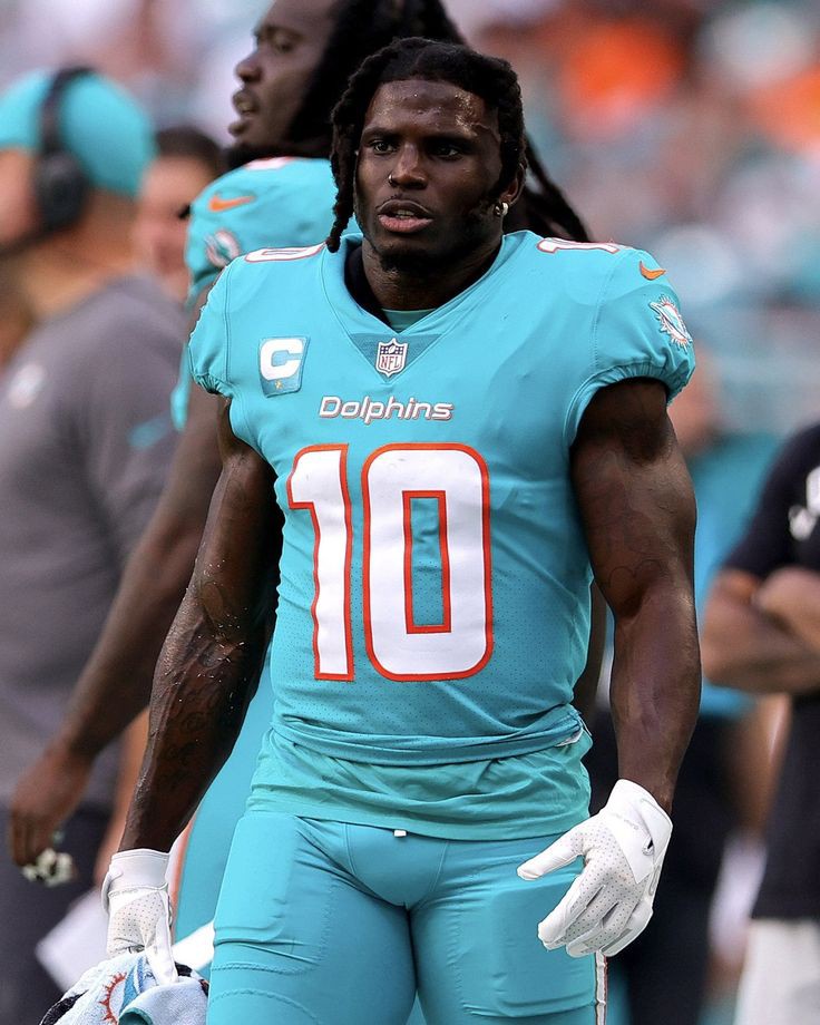 "BREAKING:Miami Dolphins Unveile 2024 New Captains Dropping Crucial Players Including QB Tua Tagovailoa, WR Tyreek Hill, and...Read more"