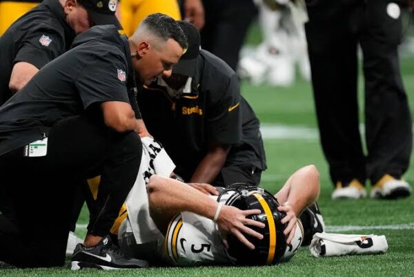 “MASSIVE BLOW” Steelers Lose Big-booted Punter ‘Indefinitely’ To Serious Knee Injury