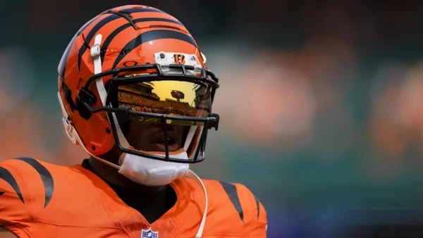 Ja’Marr Chase issues a caution to his own Team prior to the Giants game at MetLife Stadium.