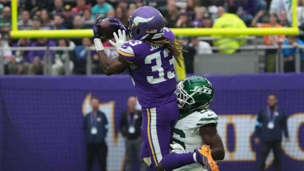 Minnesota Vikings News: Aaron Jones Undergoing MRI to Assess Hip Injury Severity