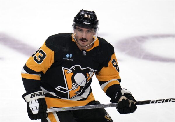 Matt Nieto Returns to Penguins Practice After 11-Month Recovery from Knee Surgeries