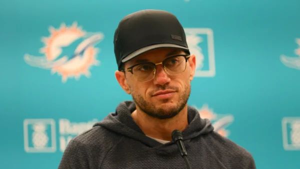 Dolphins’ Coach Mike McDaniel Breaks Silence on Controversy Involving Owner Stephen M. Ross