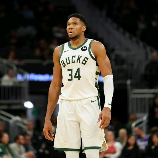 Giannits Antetokounmpos Historic 59-Point Performance Leads Bucks to Overtime Win Over Pistons…