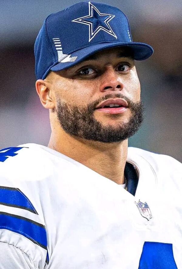 “Dak Prescott Seeks Last-Minute Medical Advice to Avoid Season-Ending Surgery”