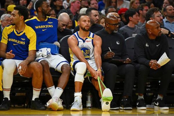 “Huge Setback” Warriors Announces Shocking Update On Steph Curry’s Injury