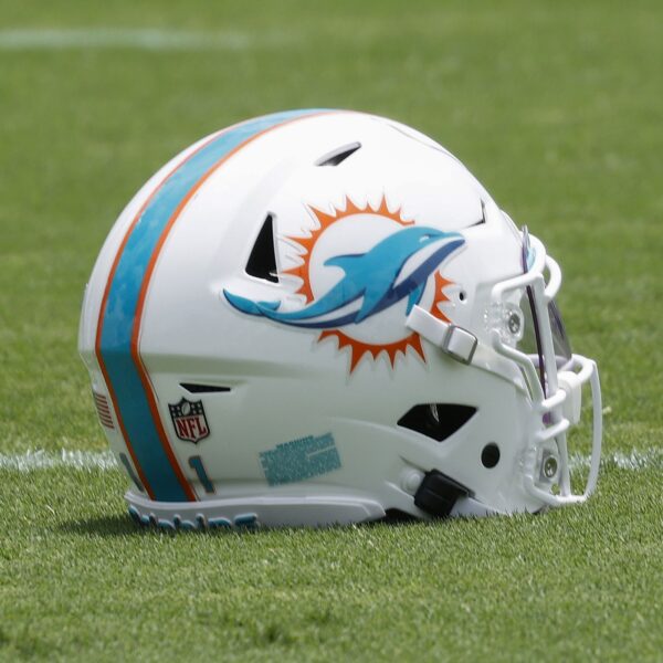 BREAKING NEWS: In A Groundbreaking Move, Miami Dolphins Key Captain Have Announced His Retirement Week 15 Game.