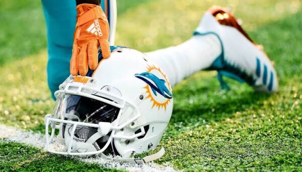 BREAKING NEWS: Dolphins Captain Announces Retirement Ahead of Week 15 Showdown