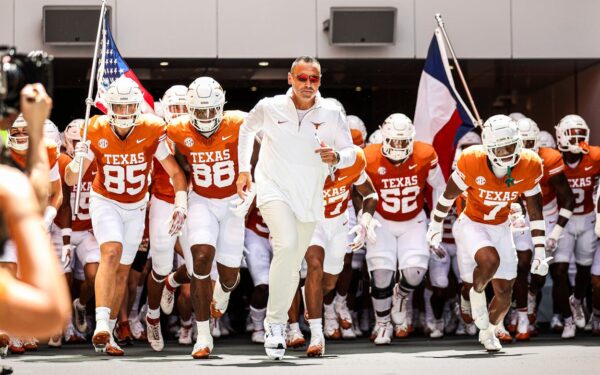 Breaking news:Longhorns Stand Out as 2024 College Football National Championship Favorites