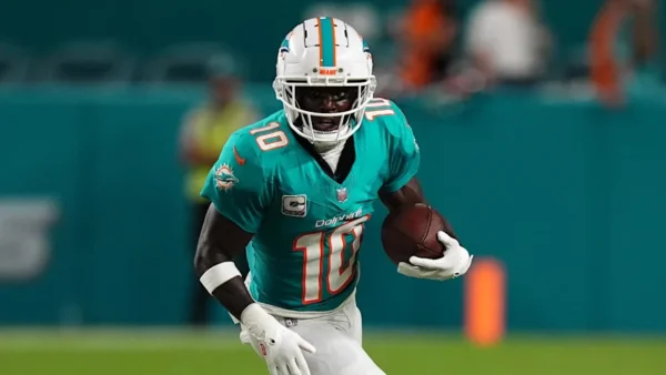 BREAKING NEWS: Tyreek Hill’s Agent Affirms Hill Commitment to Dolphins Despite Season-Ending Comment