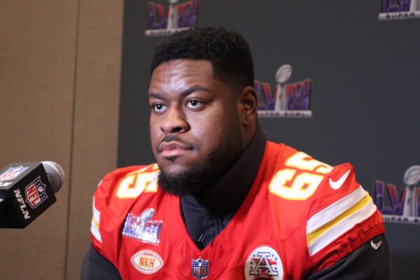 Confirmed: Kansas Chiefs Guard Trey Smith Set To Join Bears’ Dynasty, Chicago Bears Top Off-season Target Secured In A…