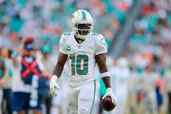 BREAKING NEWS: Dolphins HC Makes Shocking Pronouncement On Tyreek Hill in Recent Trade Rumor