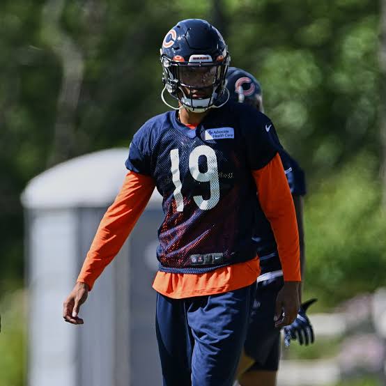 **Bears Risk It All: Trading Proven WR for a Mysterious, Underrated Successor—Bold Gamble or Recipe for Disaster?**