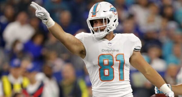 BREAKING NEWS: Former Dolphins Tight End Signs With Chicago Bears