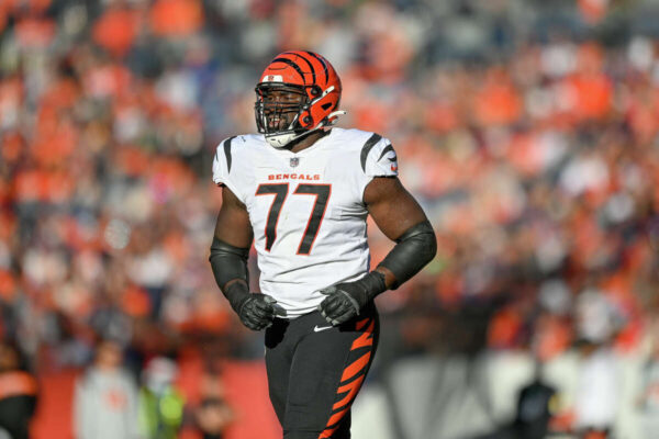 BREAKING NEWS: Dallas Cowboys Bolster Offensive Line; Announces the Signing of Versatile Offensive Lineman
