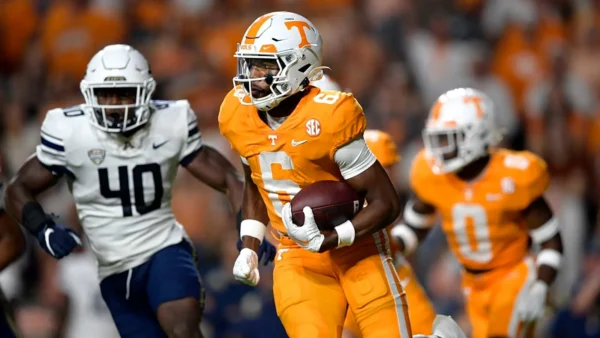 ESPN CONFIRMED: Forgotten Former Tennessee Vols Wide Receiver Signs with Kansas City Chiefs