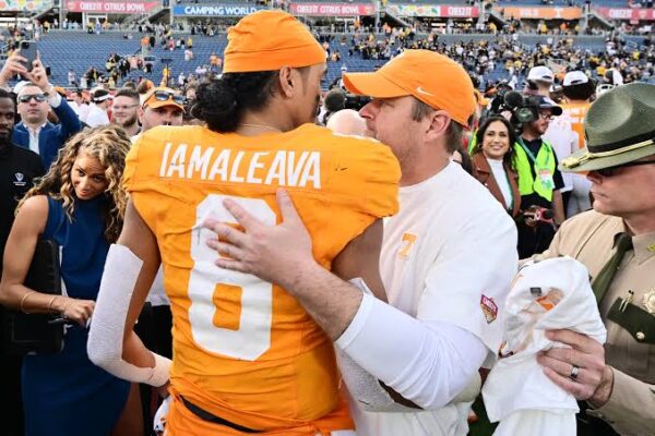 Breaking news:Tennessee Vols Quarterback Skips Contract, Eyes Vacation …