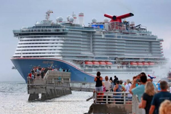 Breaking news:Patriots Head Coach Rejects First-Class Flight, Boards Carnival Cruise Instead