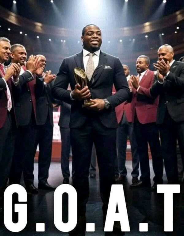 GOOD NEWS: Derrick Henry Receives College Football Greatest of All Time Award—A Tribute to Unmatched Power, Perseverance, and Crimson Tide Glory! A Legend Among Legends, A Champion for All Time! —A King Crowned Forever
