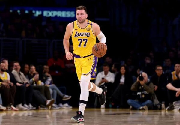 HOT NEWS: Don Nelson Wears Luka Dončić’s Shoes to Protest Mavericks’ ‘Tremendous Mistake’ Trade