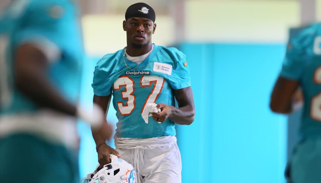"INCREDIBLE! Miami Dolphins Announced Some Breaking News About Cornerback Artie Burns Terrible Injury"
