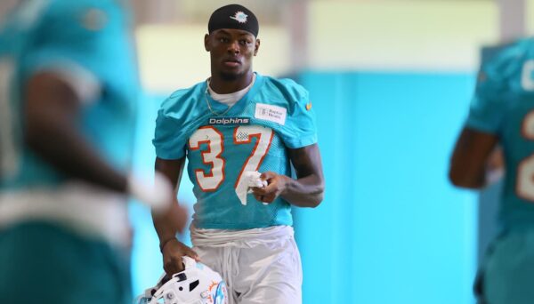 “INCREDIBLE! Miami Dolphins Announced Some Breaking News About Cornerback Artie Burns Terrible Injury”