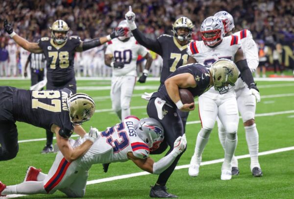 ESPN NEWS: Taysom Hill Passes NFL Hall of Famer in Record Books with Historic 2nd Quarter Touchdown